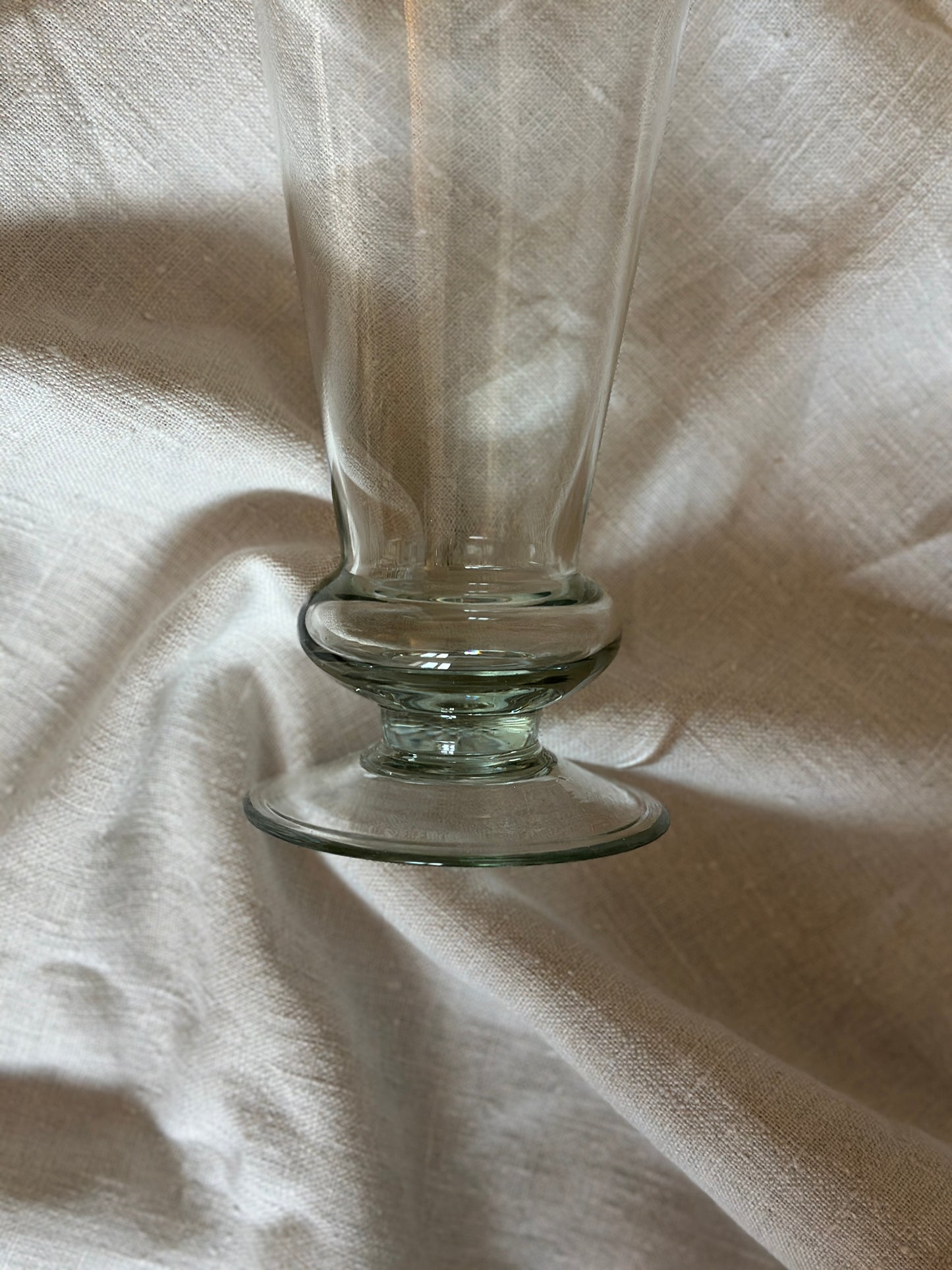 Glasvase på fod