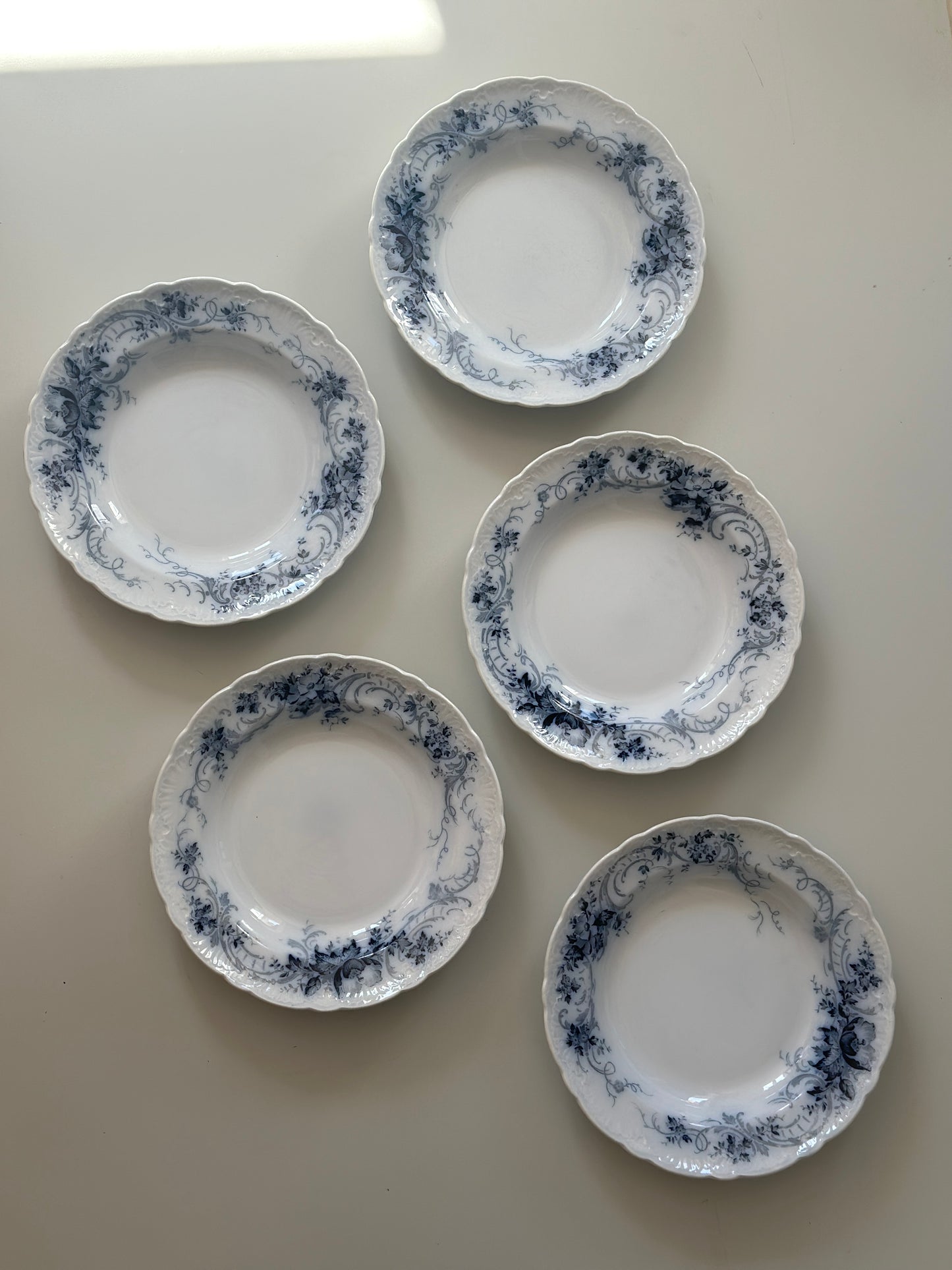 Smukke dybe tallerkner