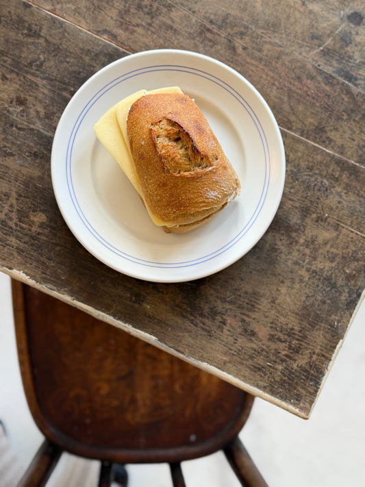 Frokosttallerkner med blå kant
