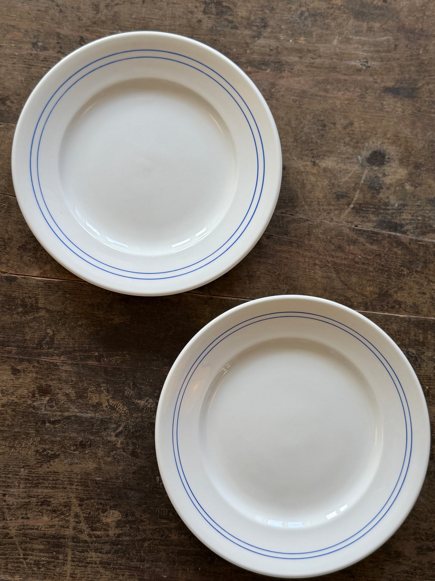 Frokosttallerkner med blå kant