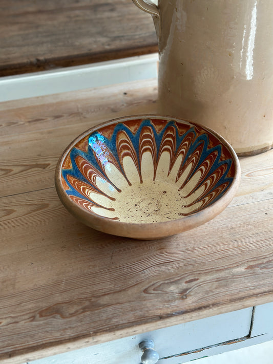 Lerskål med smuk glasur