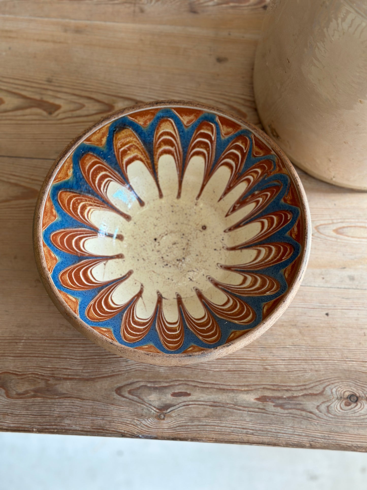 Lerskål med smuk glasur