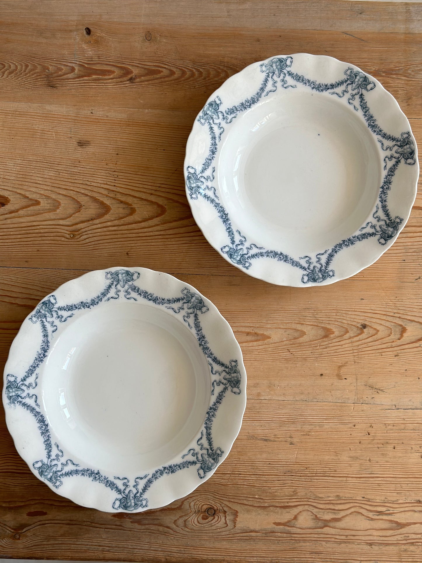 Smukke dybe tallerkner