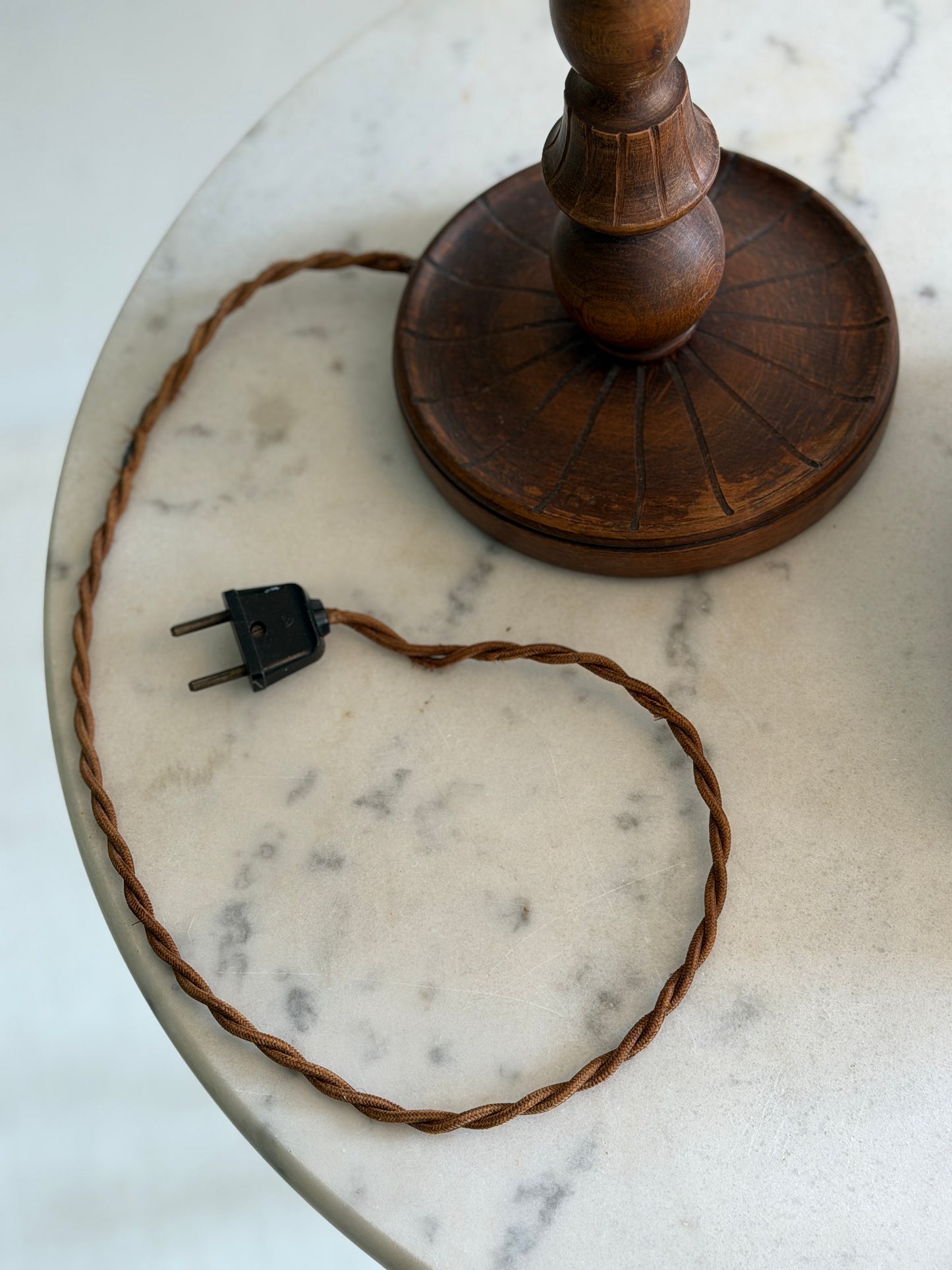 Fineste bordlampe i træ