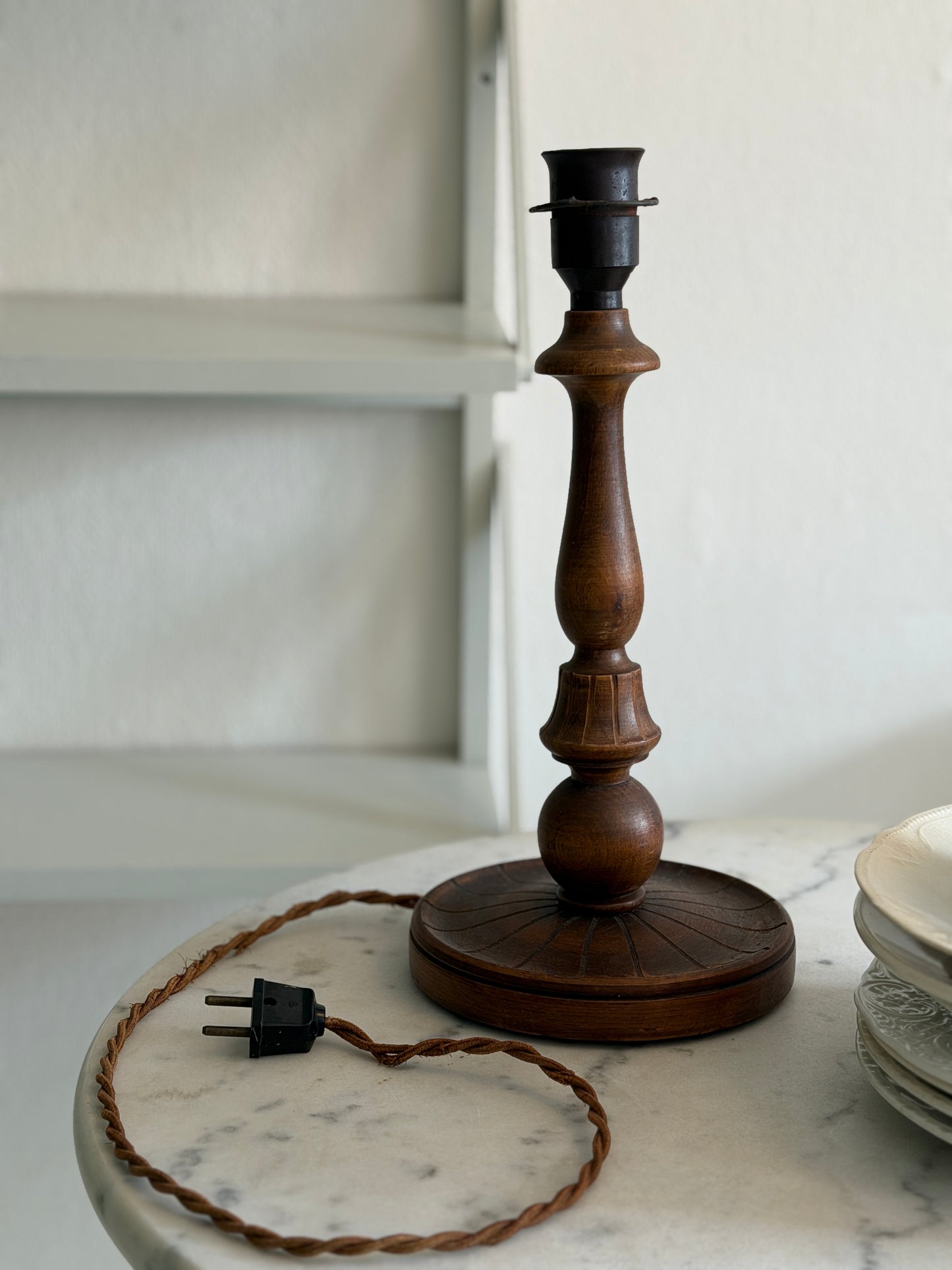 Fineste bordlampe i træ