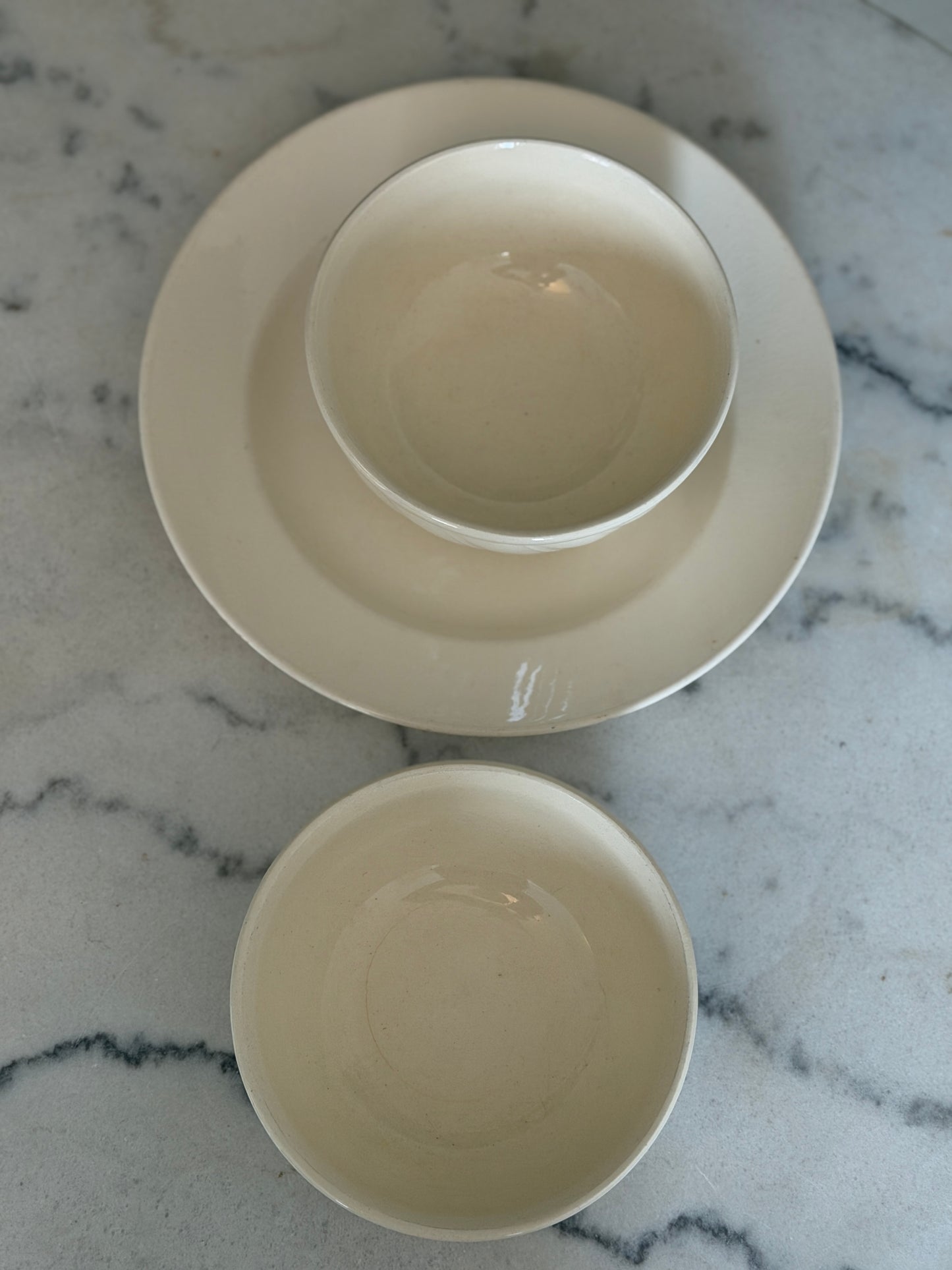 Cremefarvet swirl skåle