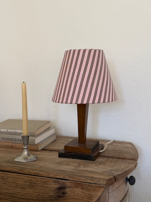 Bordlampe i træ