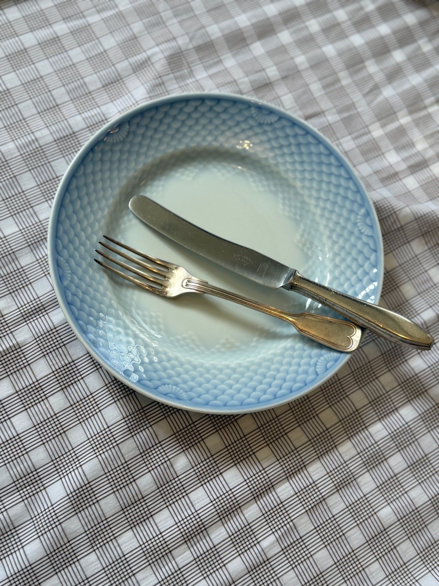 Blå tone frokosttallerken