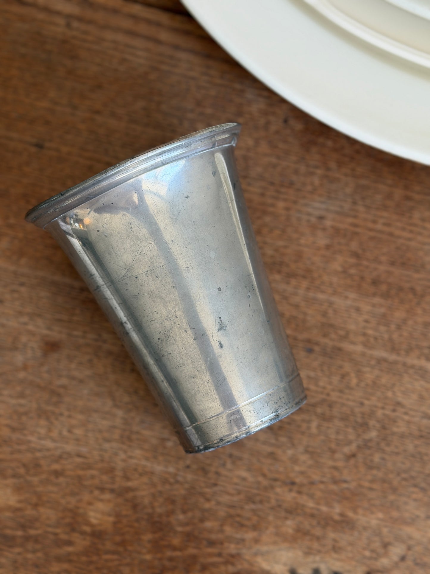 Oval vase i tin