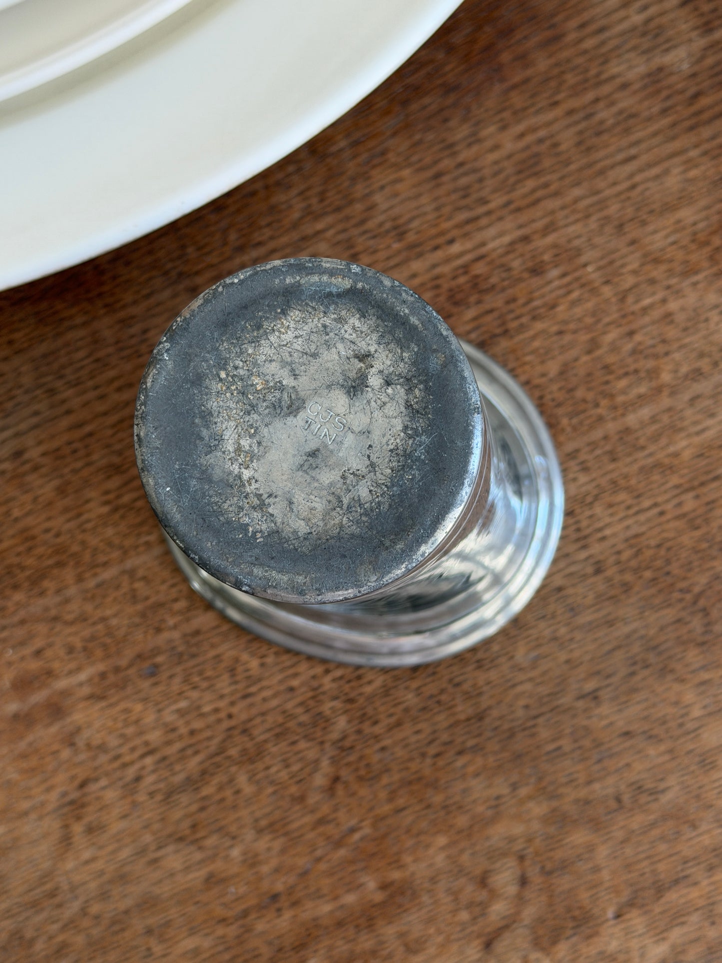 Oval vase i tin