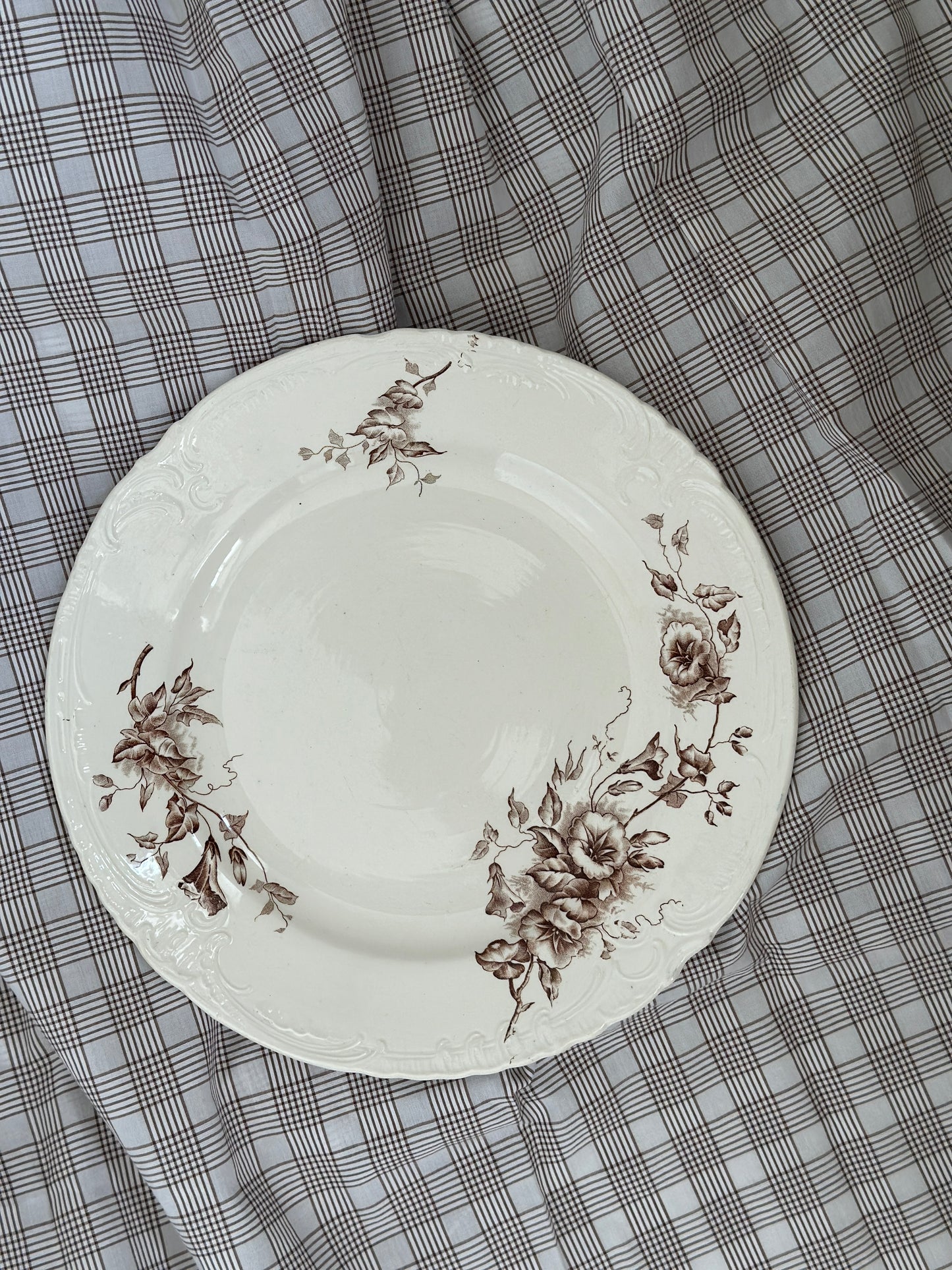 Smukkeste platte med brune blomster