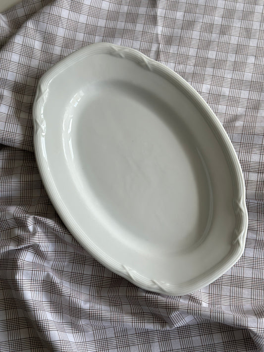 Smukt hvidt fad