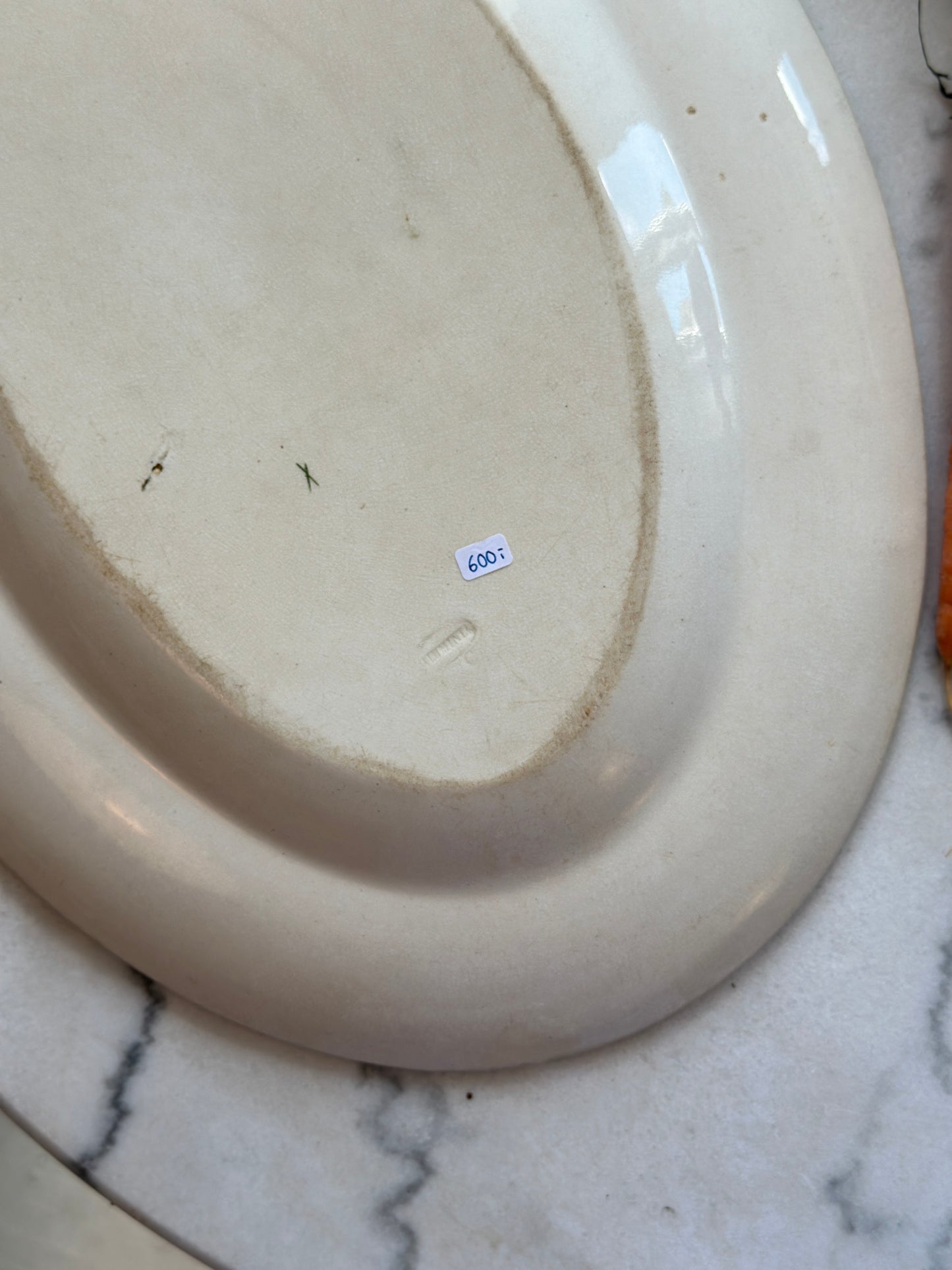 Smukkeste fad med stedmoderblomster