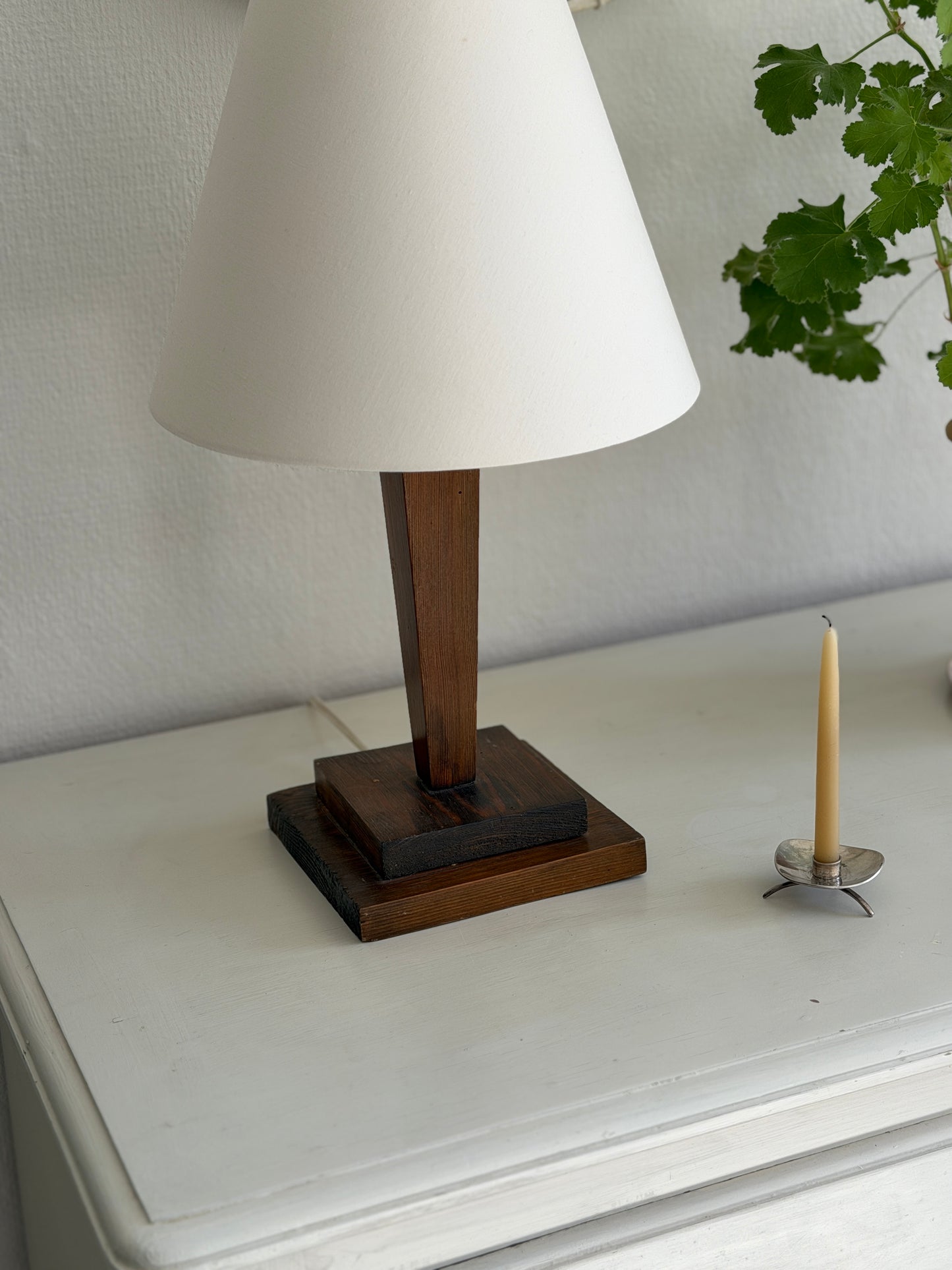 Bordlampe i træ