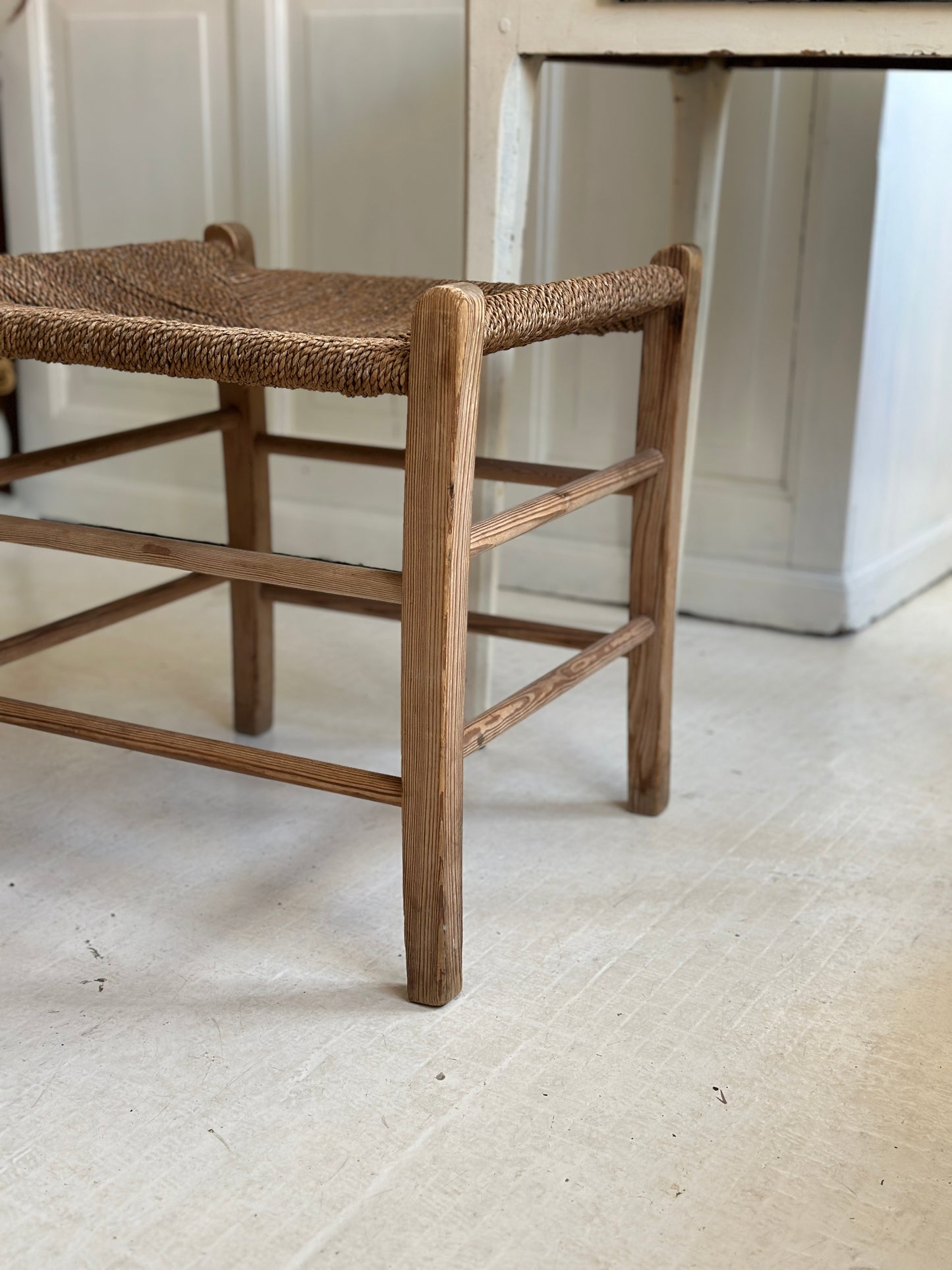 Skammel med fletsæde