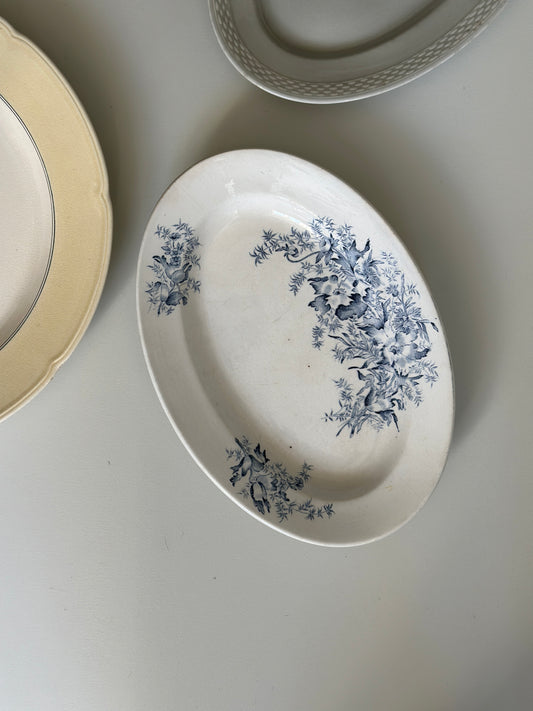 Fineste fad med blomster