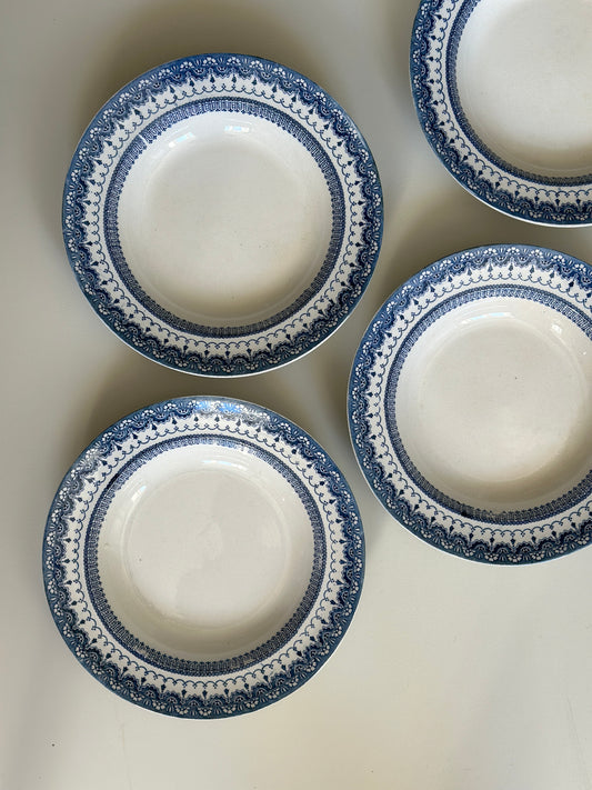 Smukke dybe tallerkner