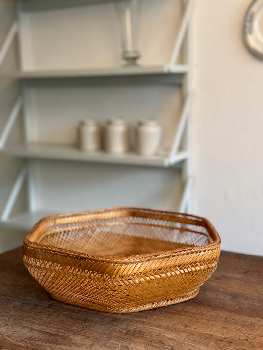 Kantet stor fletkurv