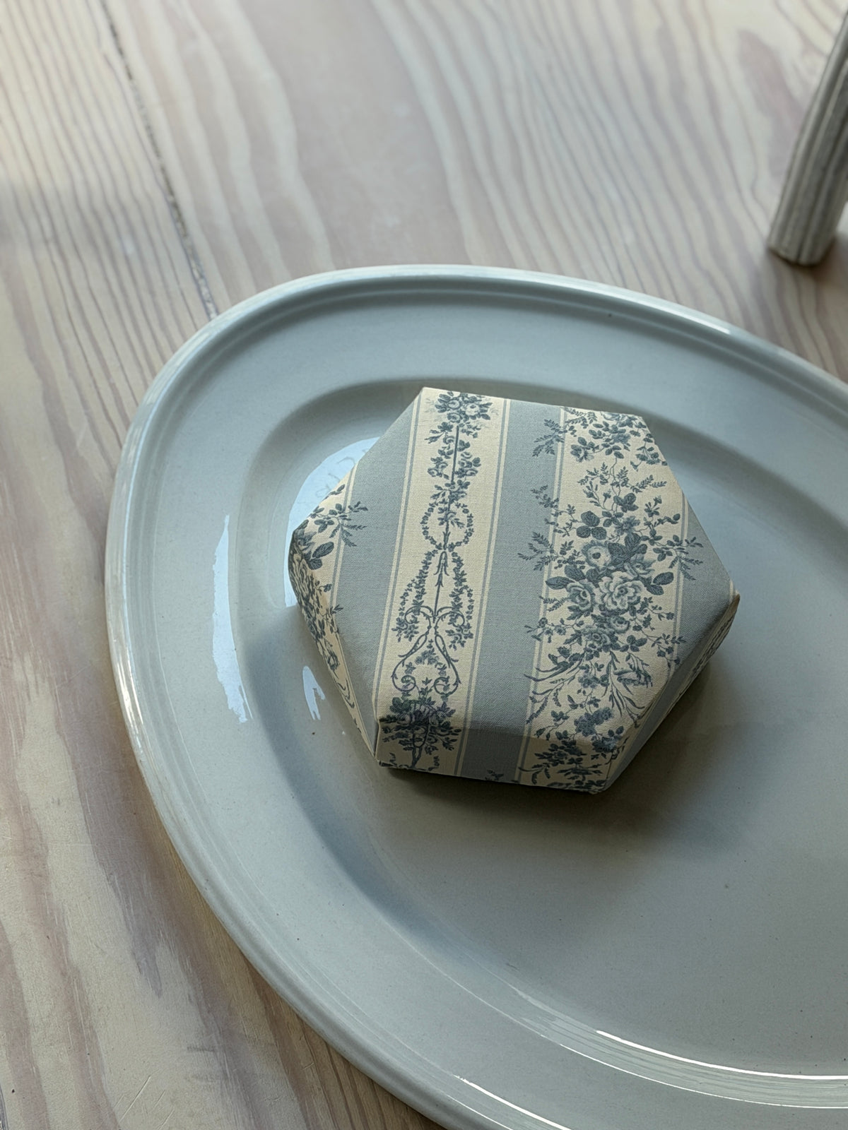 Stor sekskantet æske