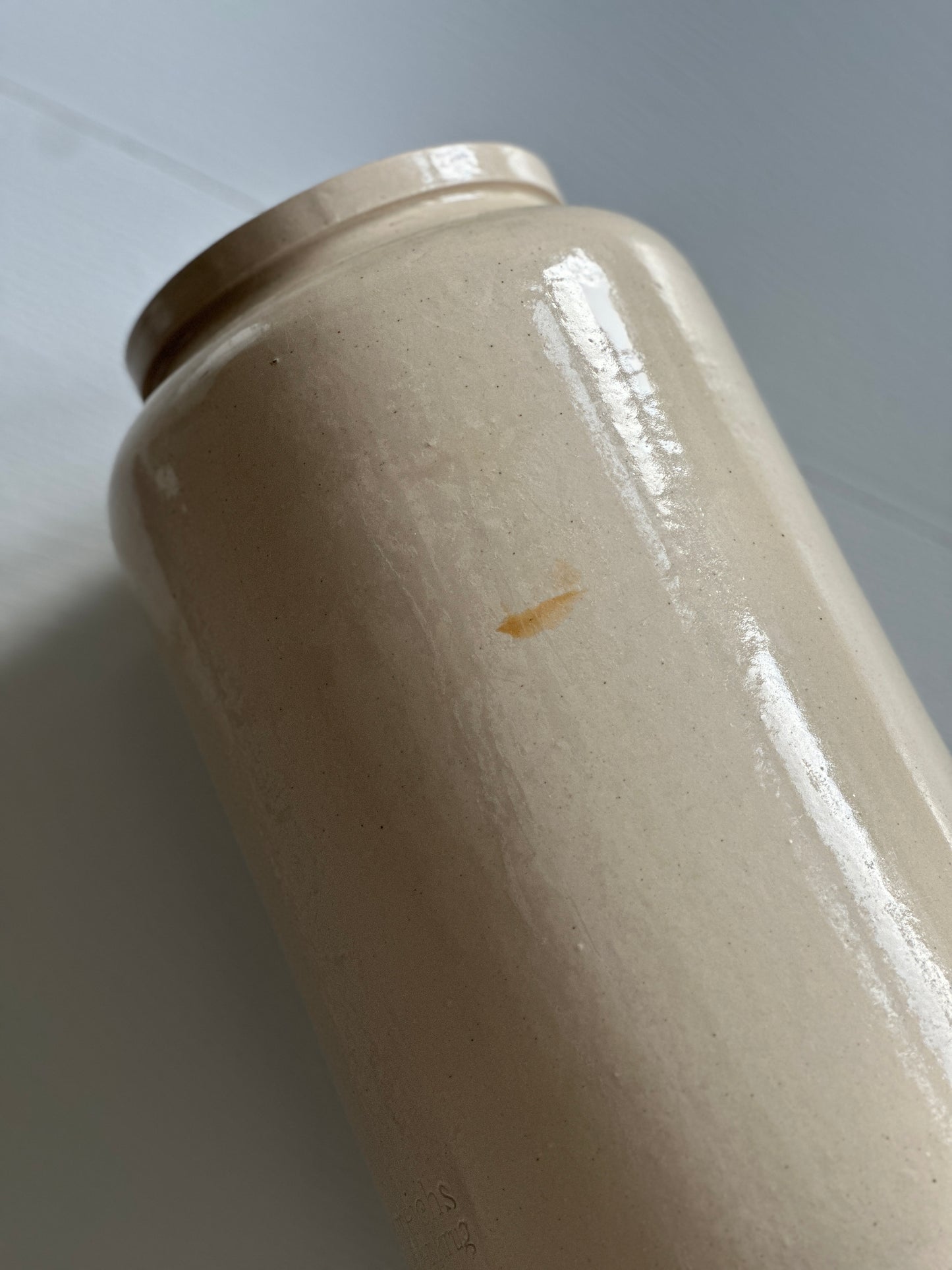 Høj smuk grå krukke