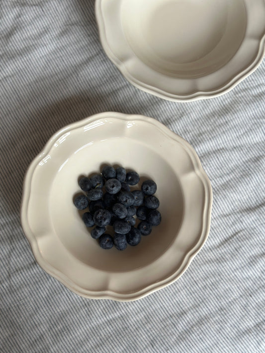 Cremefarvet ymerskåle