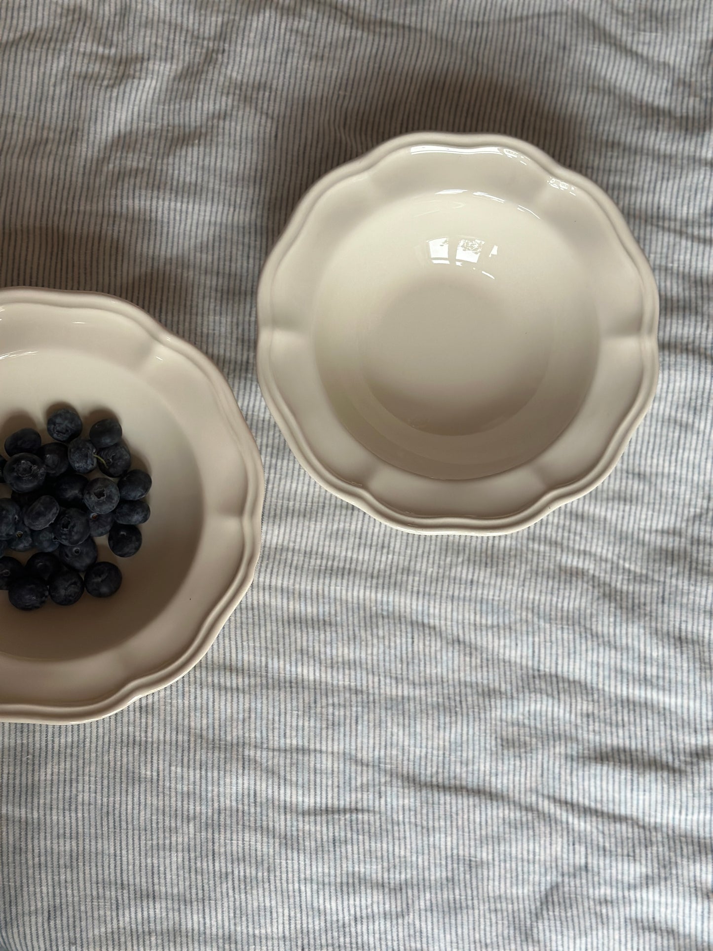 Cremefarvet ymerskåle